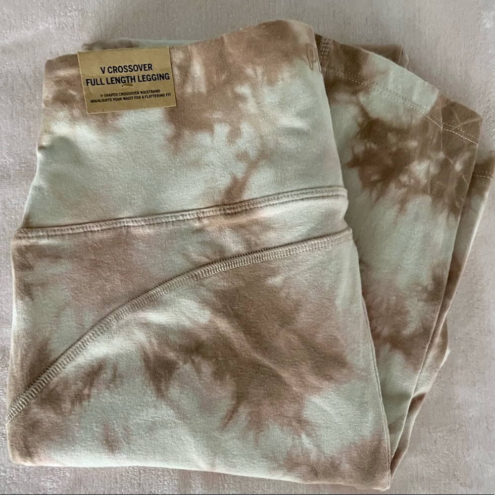 PINK Victoria’s SECRET - COTTON HIGH WAIST V CROSSOVER LEGGING.  Size Medium